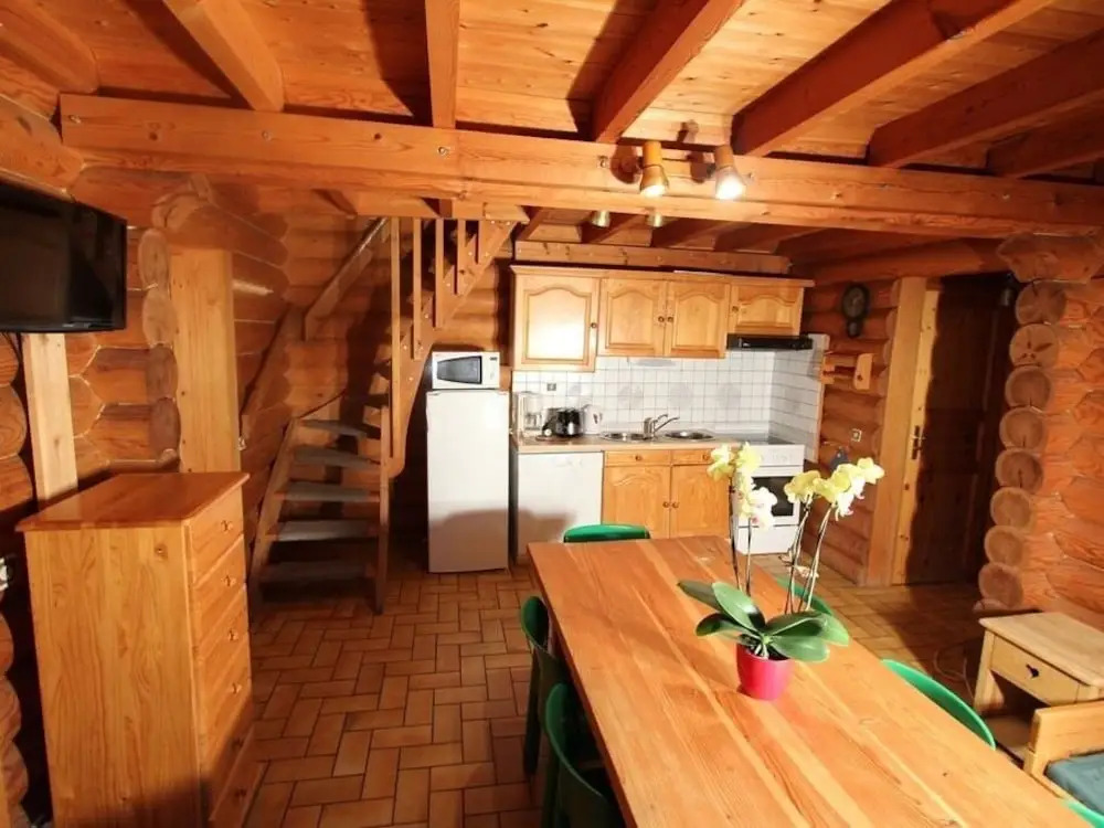 LE GRAND CERF Chalet en rondins avec SPA Jacuzzi