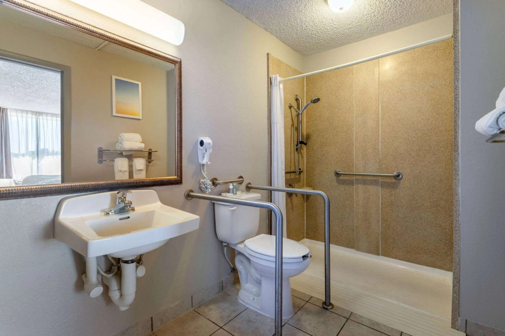 Days Inn by Wyndham Titusville Kennedy Space Center