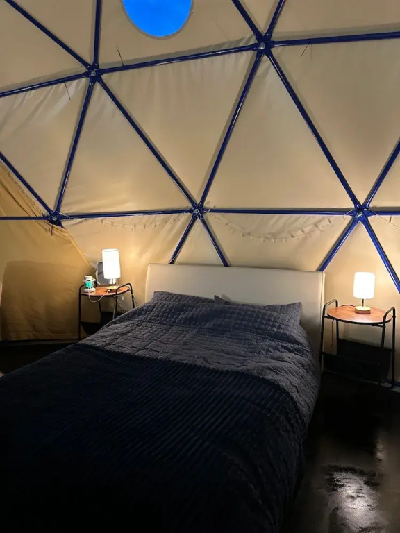 Glamping Pod - Sleeps 4 - Pets - Parking