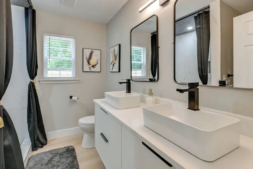 2 Mi to Uptown Charlotte: Family Home w/ Game Room