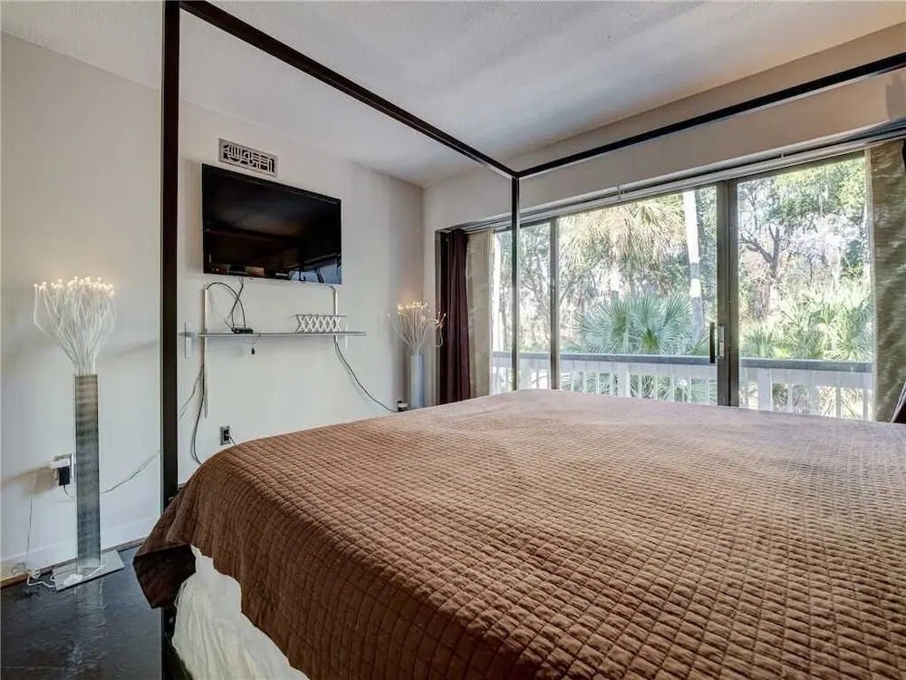 5301 Treetops - Two Bedroom Condo