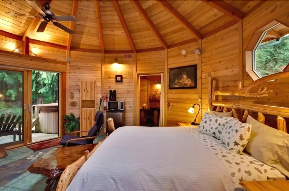 Stormking Hotel at Mt. Rainier