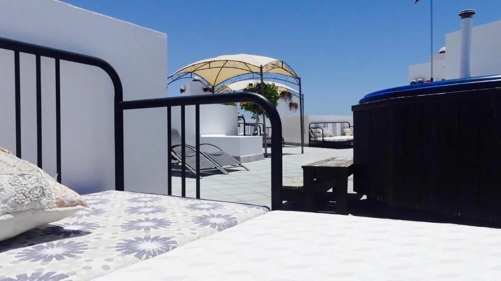 Pura Vida Beach Suites