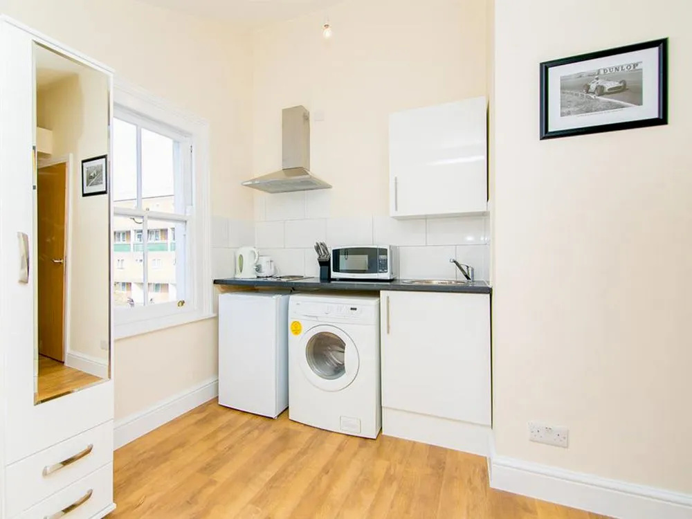OYO Home Plender Street 1