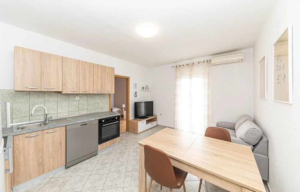 Beautiful Apartment in Kastel Gomilica With Outdoor Swimming Pool, Wifi and 2 Bedrooms
