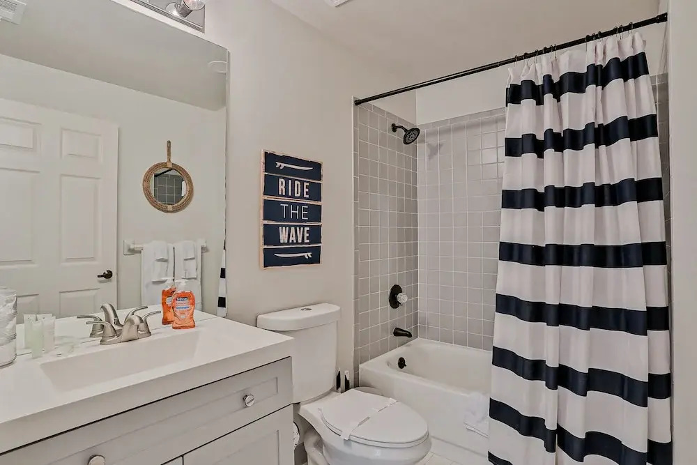 Ocean View Condo With Pool Access, Wifi, & Central AC - Snowbirds OK