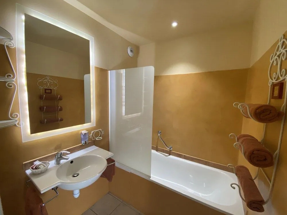 Les Sables dOcre & SPA