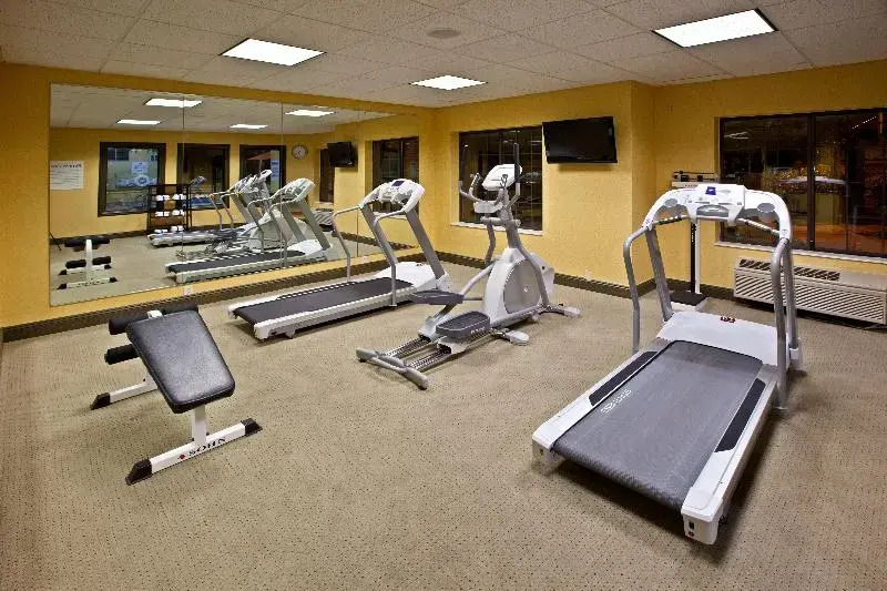 Holiday Inn Express & Suites Indianapolis - East by IHG