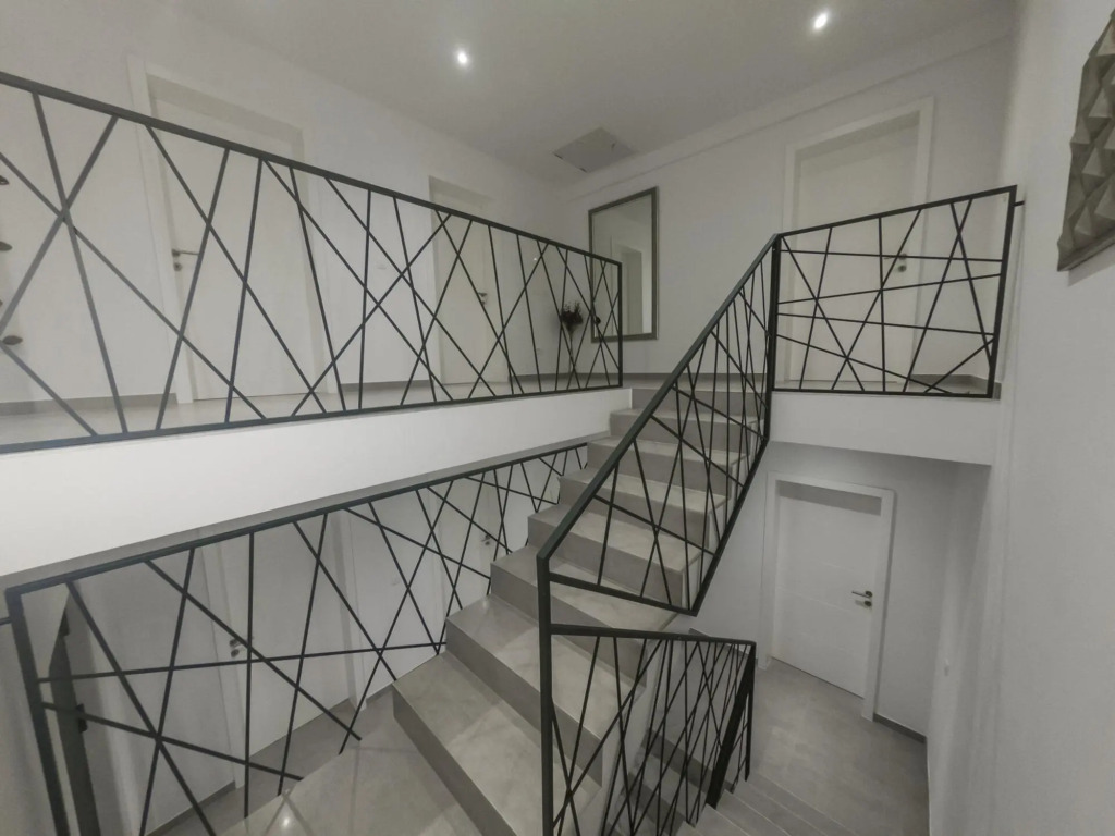 D in Postira with 7 bedrooms and 7 bathrooms