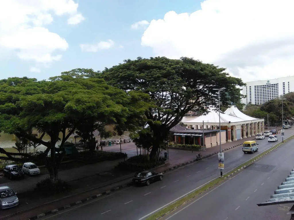 Kuching Waterfront Lodge