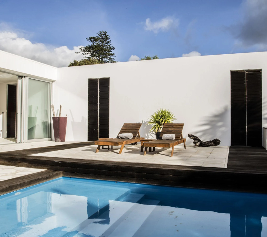 White Exclusive Suites & Villas