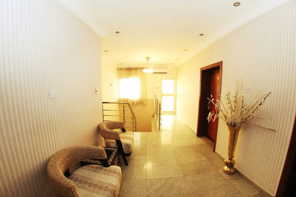 Pearl Gate Hotel