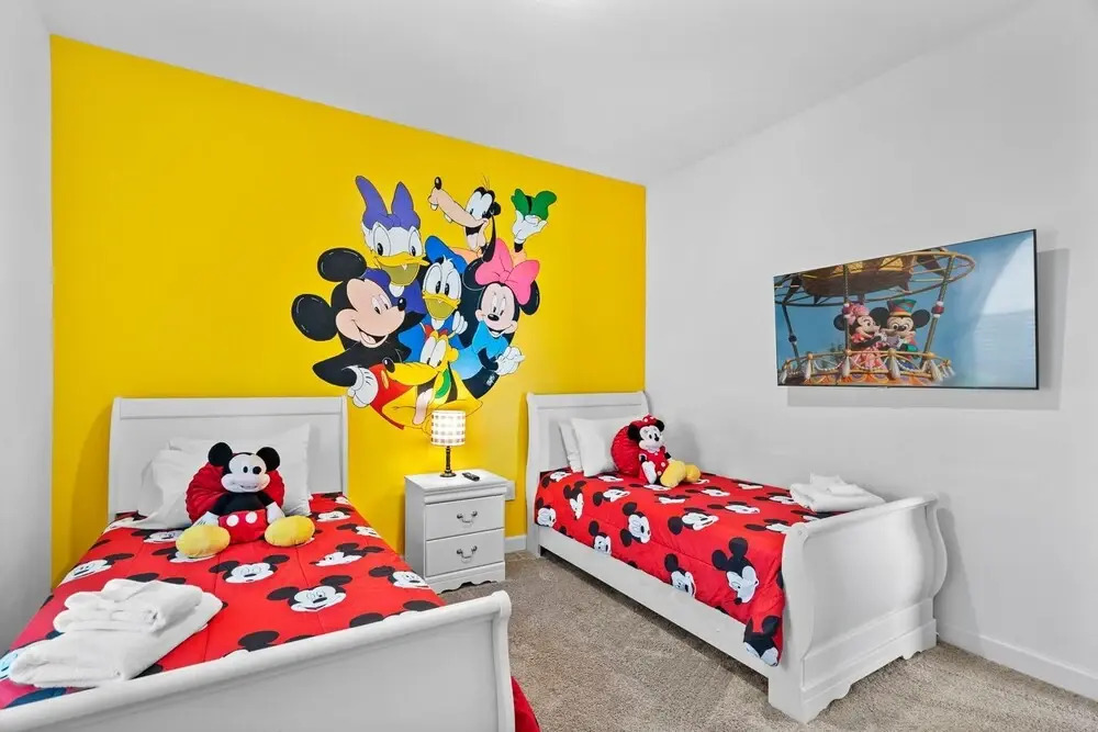 Spacious 5BR Home With Pool Near Top Attractions