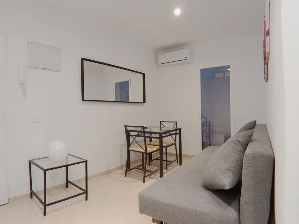 Apartamento interior en bajos cercano al parque Olof Palme AP2