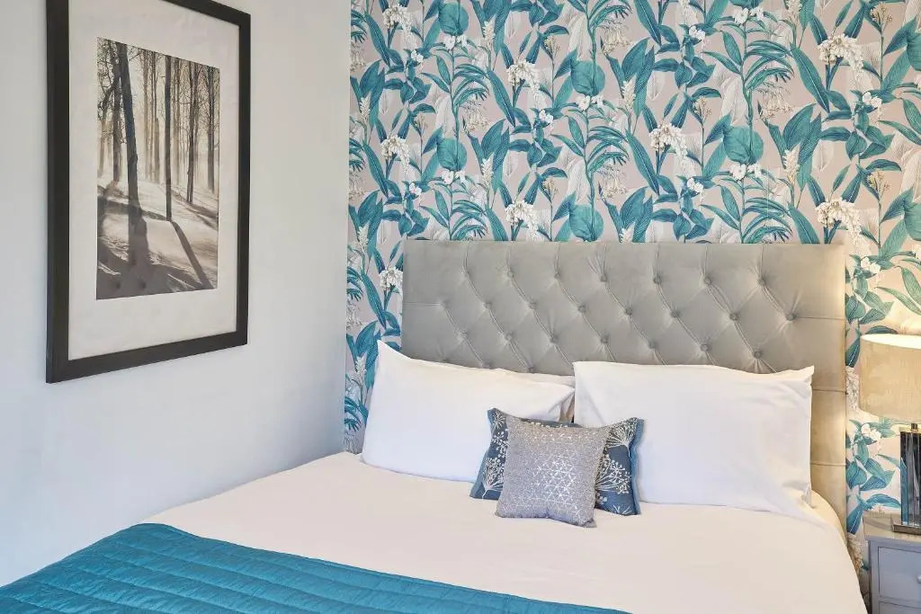 The Granville - Delightful 2-bed Victorian Apartment