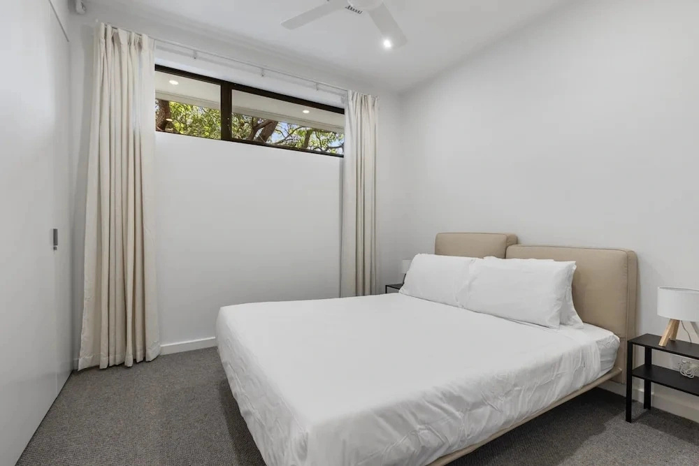 Stylish 3-bed Townhouse Near City Fringe