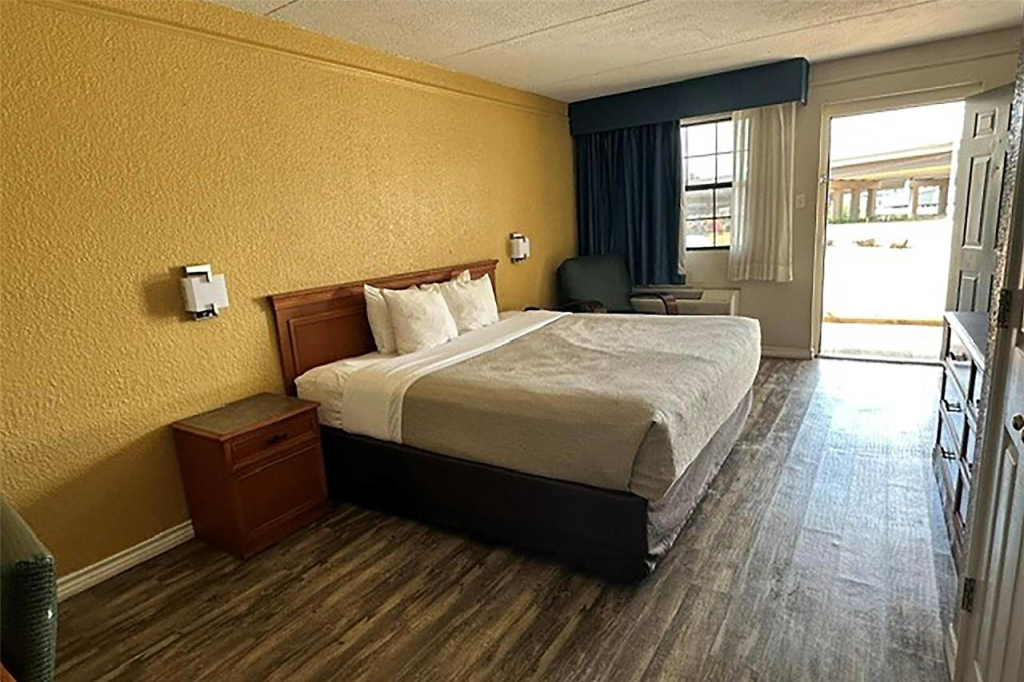 Baymont by Wyndham Nacogdoches Near University