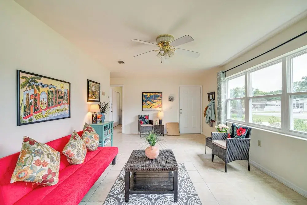 10 Mi to Crystal River: Home in Citrus County