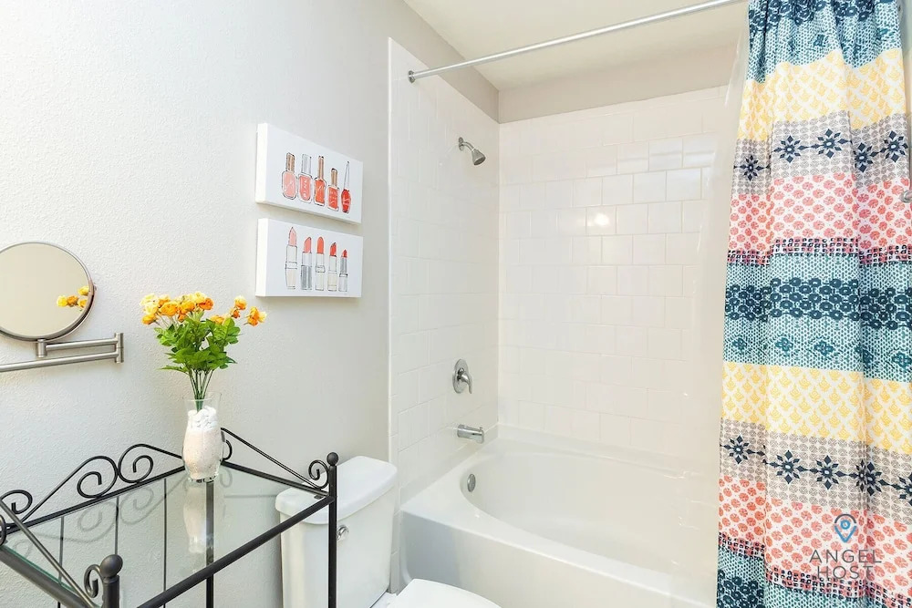 Spacious 4B Family-friendly Townhome Near Disney!