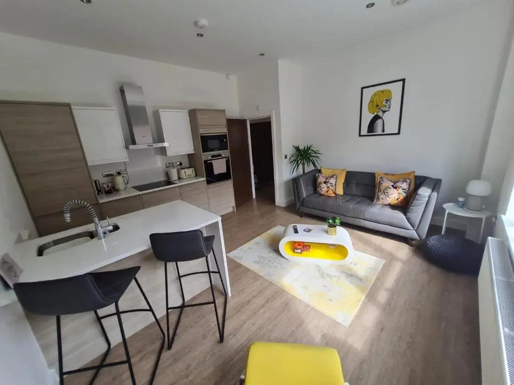 34 Cuppin Street - Luxury City Centre Apartment!
