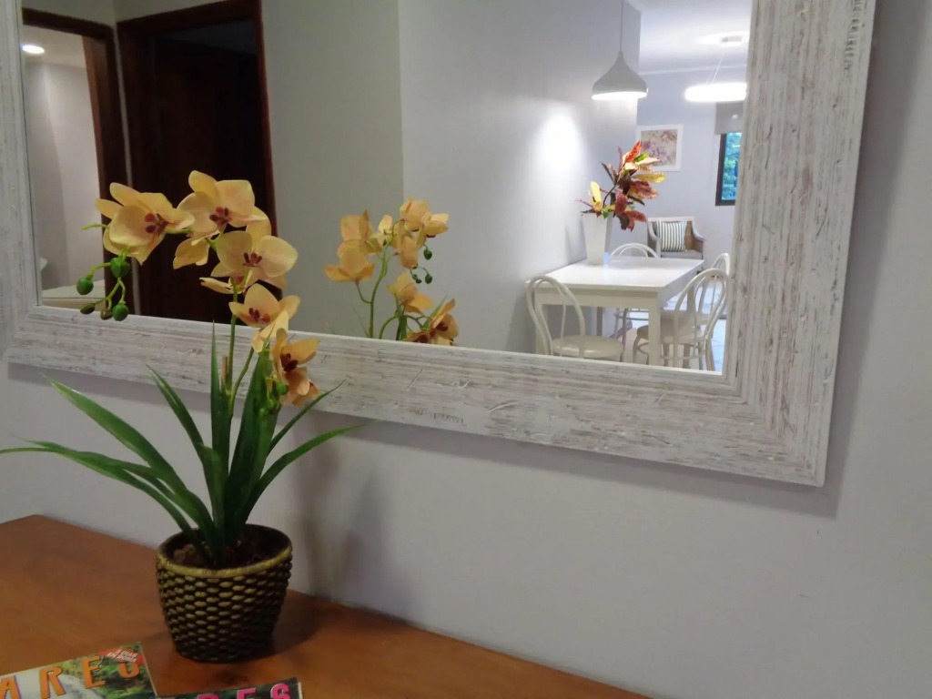 Flora Apartments
