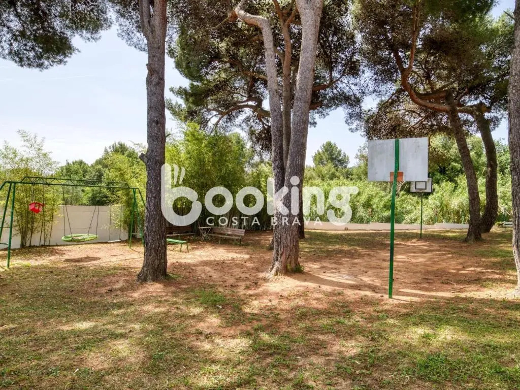 Vilar d'Aro Apartament per 4 persones a tocar del carril bici i molt prop de la platja de Sant Pol, en urbanització tranquil la
