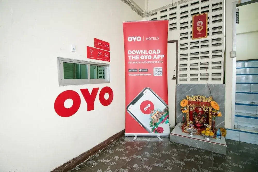 OYO 525 MRT Phetkasem 48 -1 Place