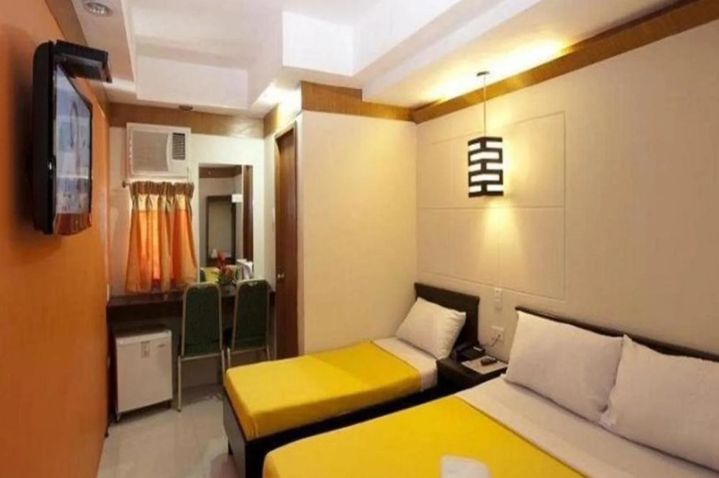 Valleyfront Hotel