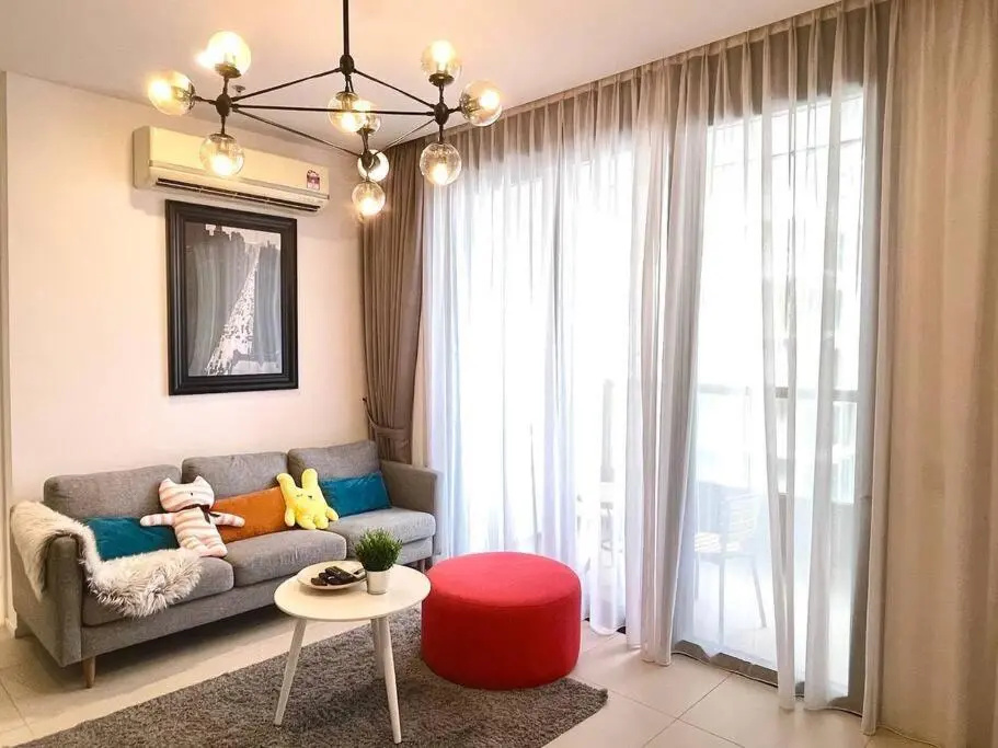 Arcoris Mont Kiara 1 to 5 pax Designer Netflix Chill Balcony