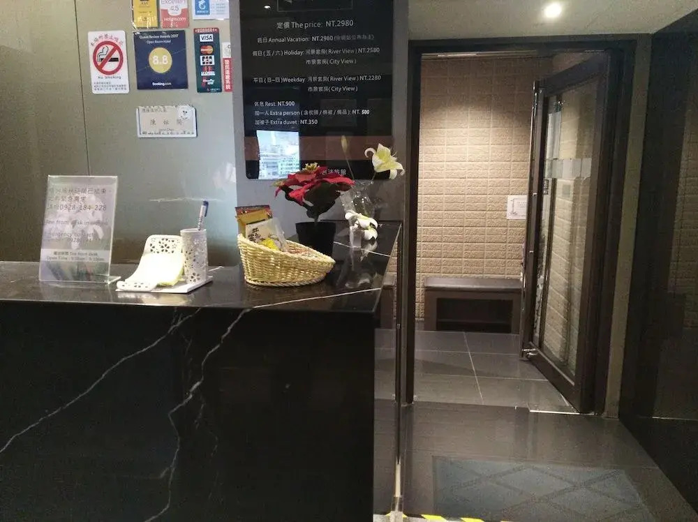 Open Room Hotel