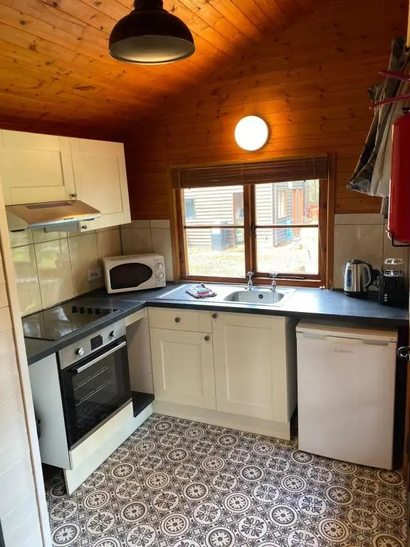 Otter 4 Hot Tub - HuntersMoon-Warminster-Bath-Salisbury