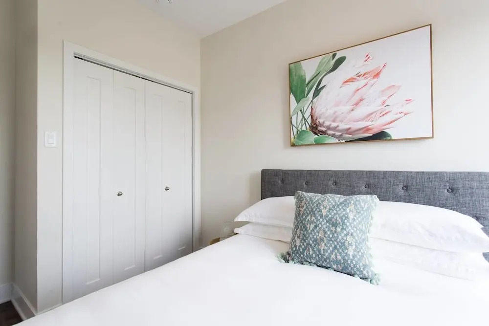 Stunning Split Level 3 BR Little Italy Apartment