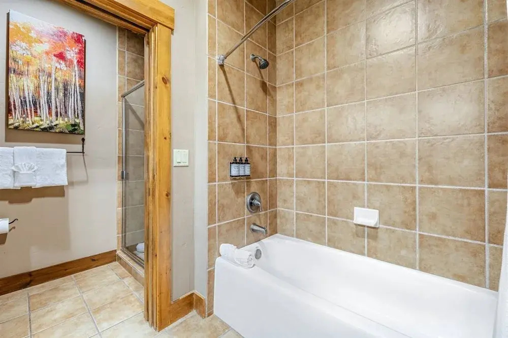 2 Bedroom Ski-in Condo at Mountain Thunder Lodge
