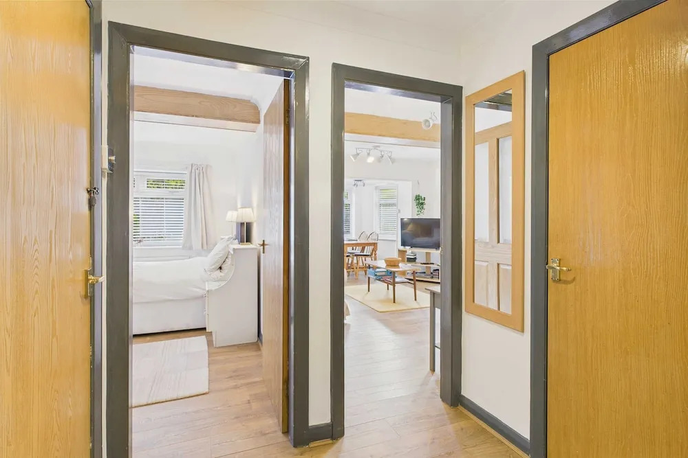 Host Stay Look Flat
