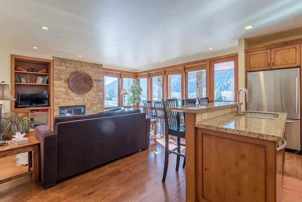 Westview Terrace #3 2 Bedrooms 2 Bathrooms Condo