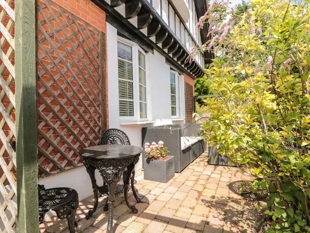 1 The Old Coach House