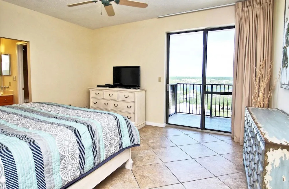 Phoenix East 1201 by Youngs Suncoast