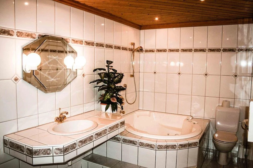 Komfort Appartement Windberger, 5m to ski slope, 200m to cable car, Schladming Dachsteincard inklusive