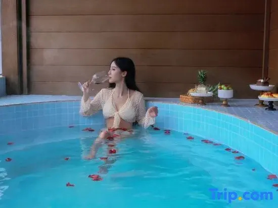 Mile Qinglanju Hot Spring Resort Hotel