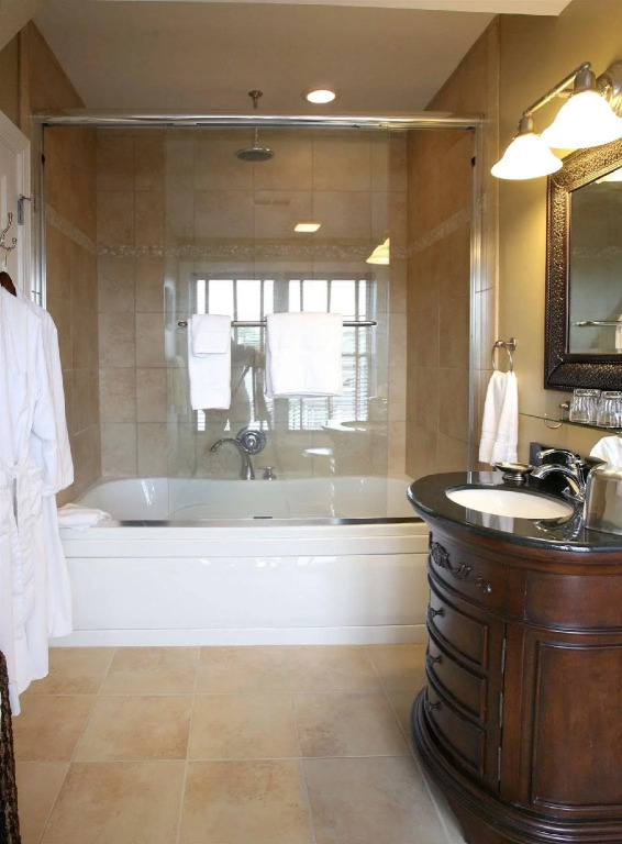 Waters Edge Inn
