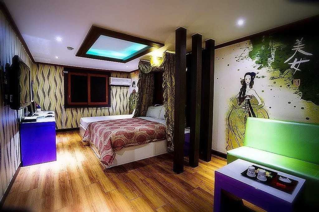 Theme Motel