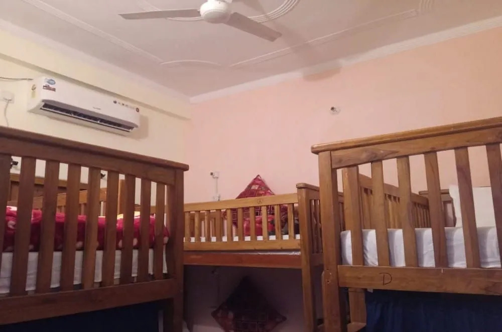 Sunflower Hostel & Hotel