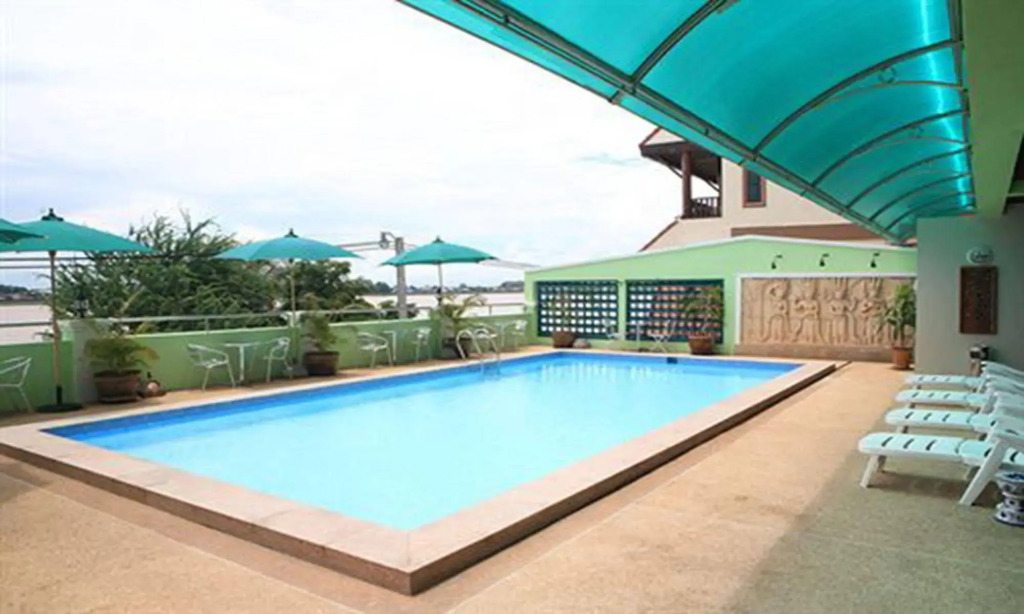 Vansana Riverside Hotel