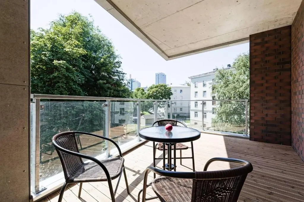Central apartments, Quiet with Free Parking and AC