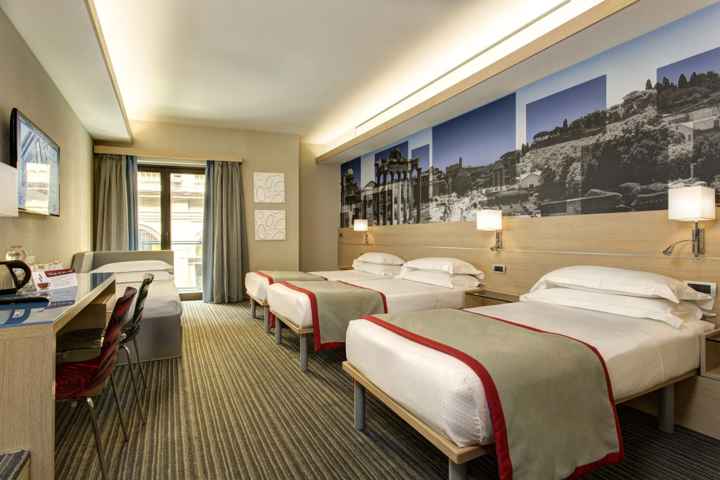 iQ Hotel Roma