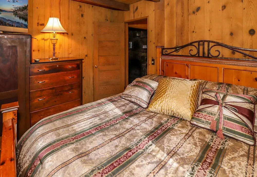 Cozy Vintage Cabin