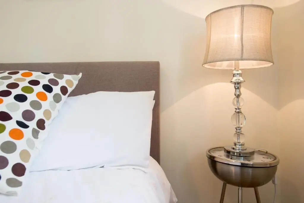 6 Minutes to the Tower of London Trendy Shoreditch Central London Sleeps 8