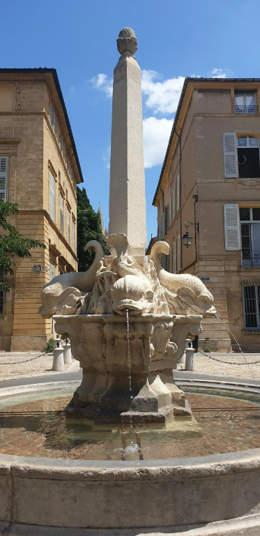 Les Quatre Dauphins