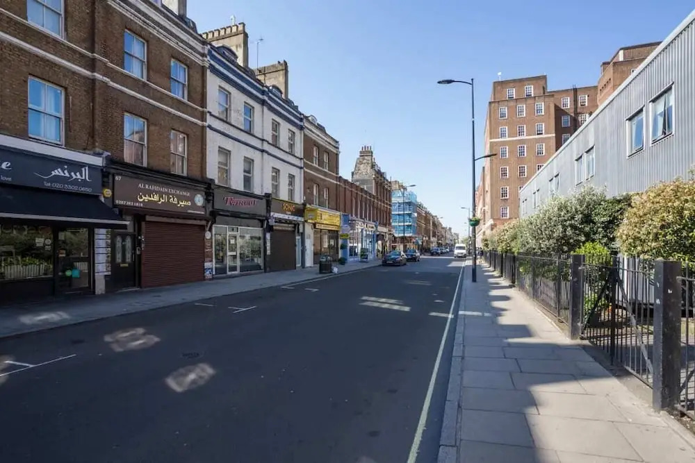 Spacious 2bed for 4p, 2mins to Paddington Station