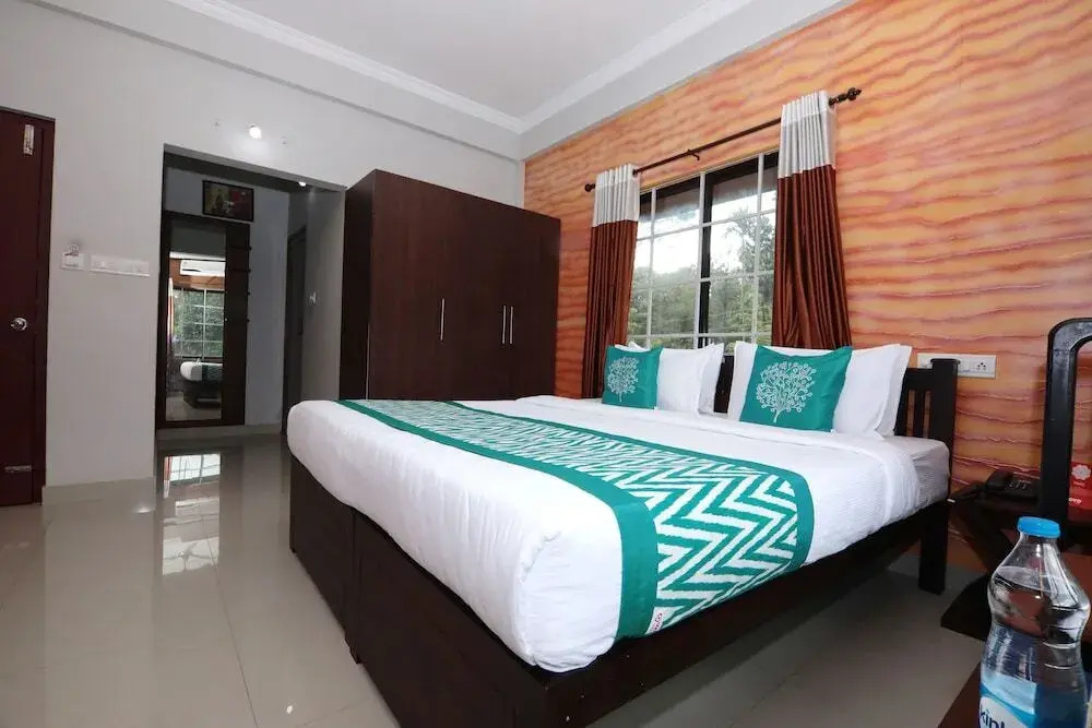 OYO 8843 Taaza Residency